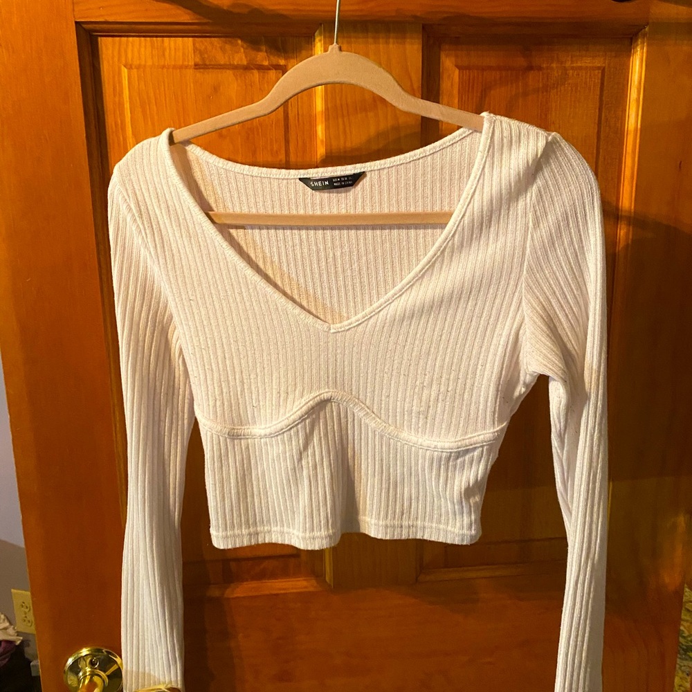white long sleeve crop top